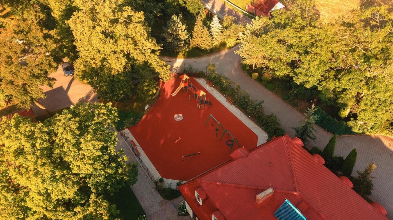فندق Dwor Ostoia Rymanów المظهر الخارجي الصورة