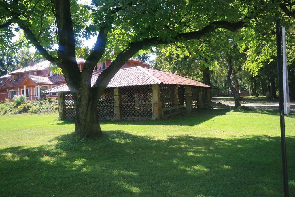 فندق Dwor Ostoia Rymanów المظهر الخارجي الصورة