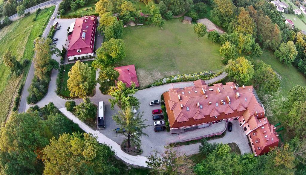 فندق Dwor Ostoia Rymanów المظهر الخارجي الصورة