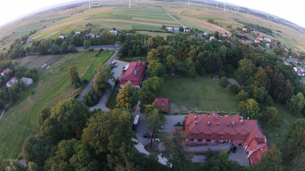 فندق Dwor Ostoia Rymanów المظهر الخارجي الصورة