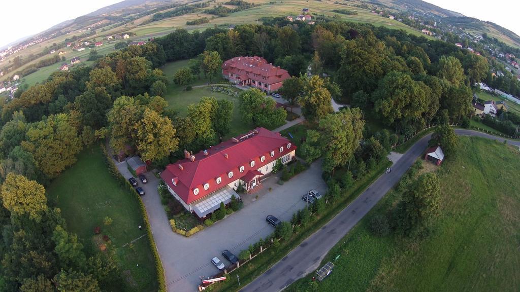 فندق Dwor Ostoia Rymanów المظهر الخارجي الصورة