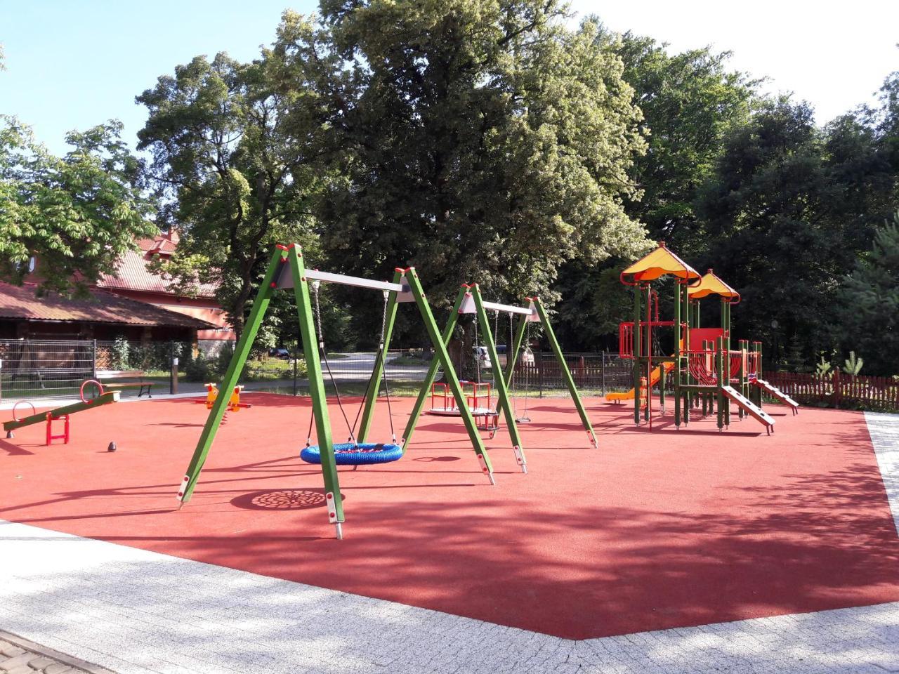 فندق Dwor Ostoia Rymanów المظهر الخارجي الصورة