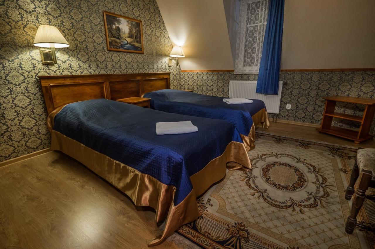 فندق Dwor Ostoia Rymanów المظهر الخارجي الصورة
